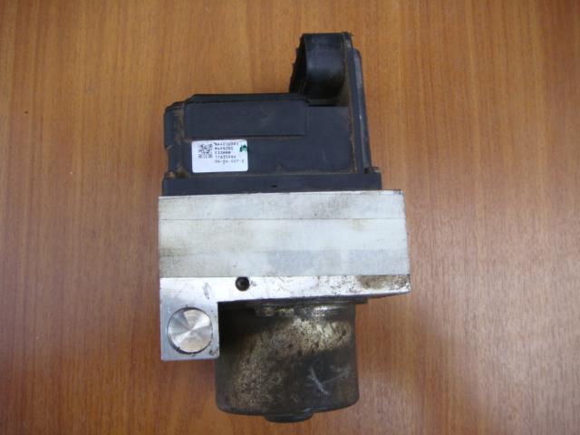 NISSAN MAXIMA (A33) 1999-2006 для Блок АБС (ABS) гидравлический