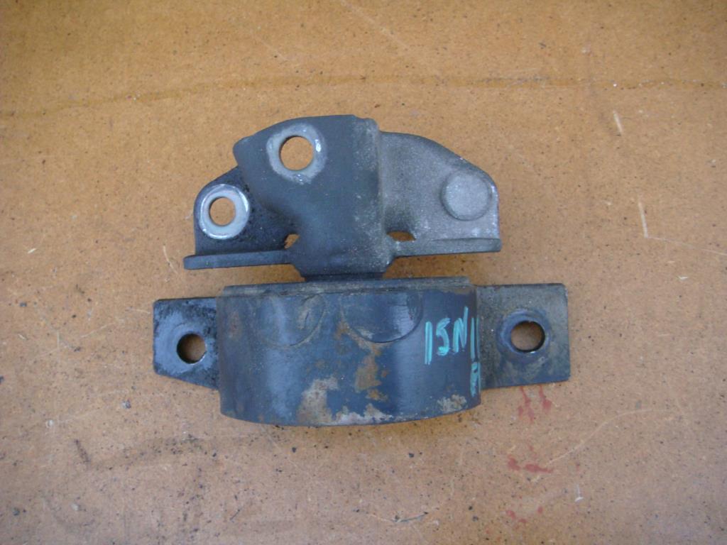 NISSAN ALMERA (N16) 2000-2006 для Опора двигателя правая