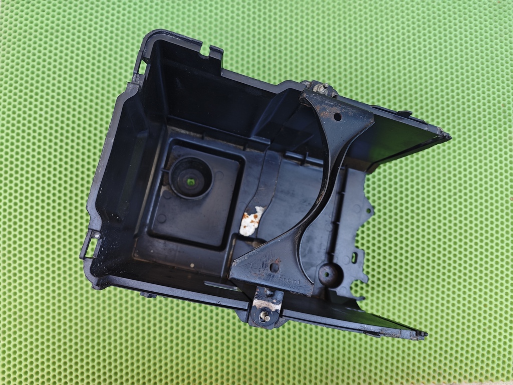 MAZDA 3 (BK) 2003-2009 для Кронштейн (крепление) аккумулятора