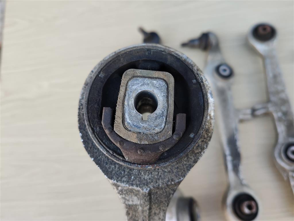 AUDI A4 (B5) 1994-2000 для Рычаг подвески (комплект) AUDI A4 (B5) 1994-2000 для Рычаг подвески (комплект)