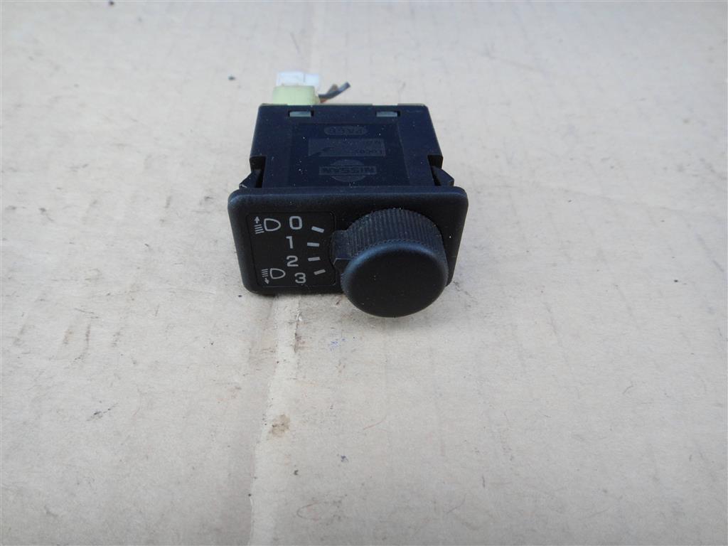 NISSAN ALMERA (N16) 2000-2006 для Кнопка корректора фар