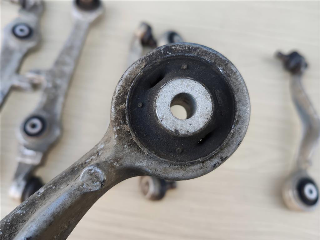 AUDI A4 (B5) 1994-2000 для Рычаг подвески (комплект) AUDI A4 (B5) 1994-2000 для Рычаг подвески (комплект)