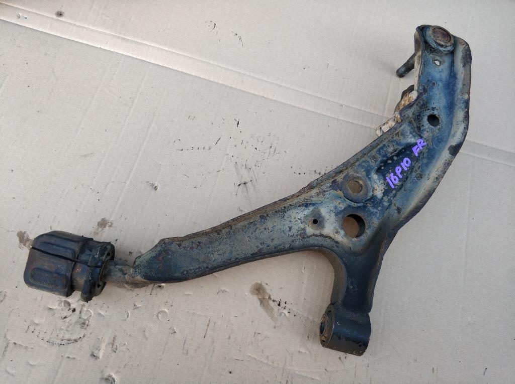 NISSAN PRIMERA (P10) 1990-1996 для Рычаг передний правый