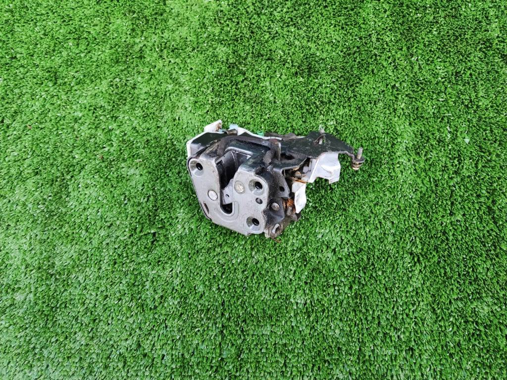 NISSAN CEFIRO (A32) 1994-1999 для Замок двери задней левой