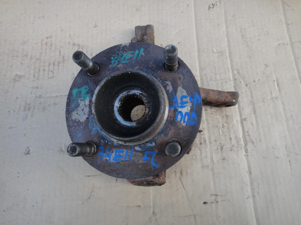 NISSAN ALMERA (N16) 2000-2006 для Кулак передний левый