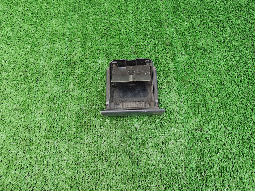 SUBARU LEGACY (B11) 1994-1998 для Пепельница