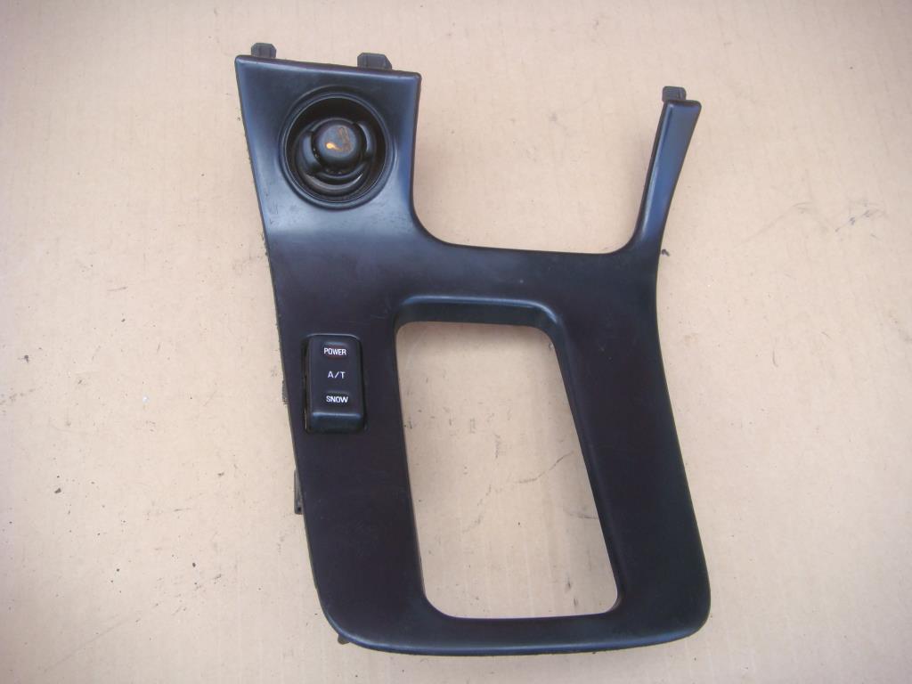 NISSAN CEFIRO (A32) 1994-1999 для Накладка на кулису КПП