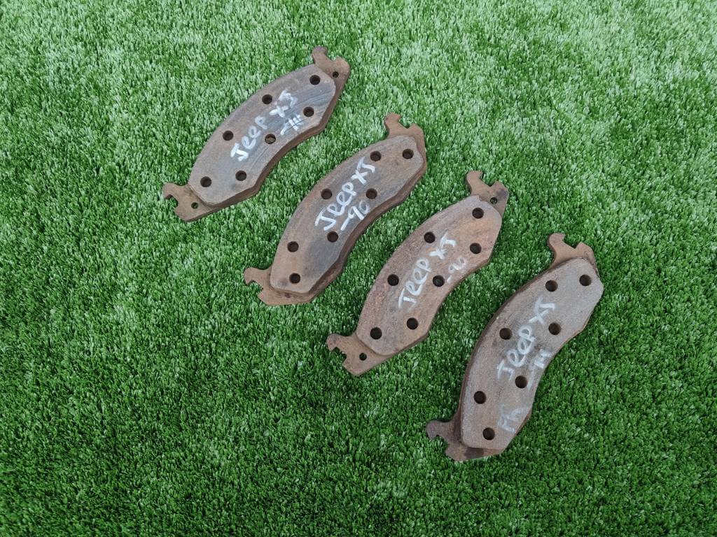 JEEP CHEROKEE (XJ) 1984-1990 для Колодки тормозные передние