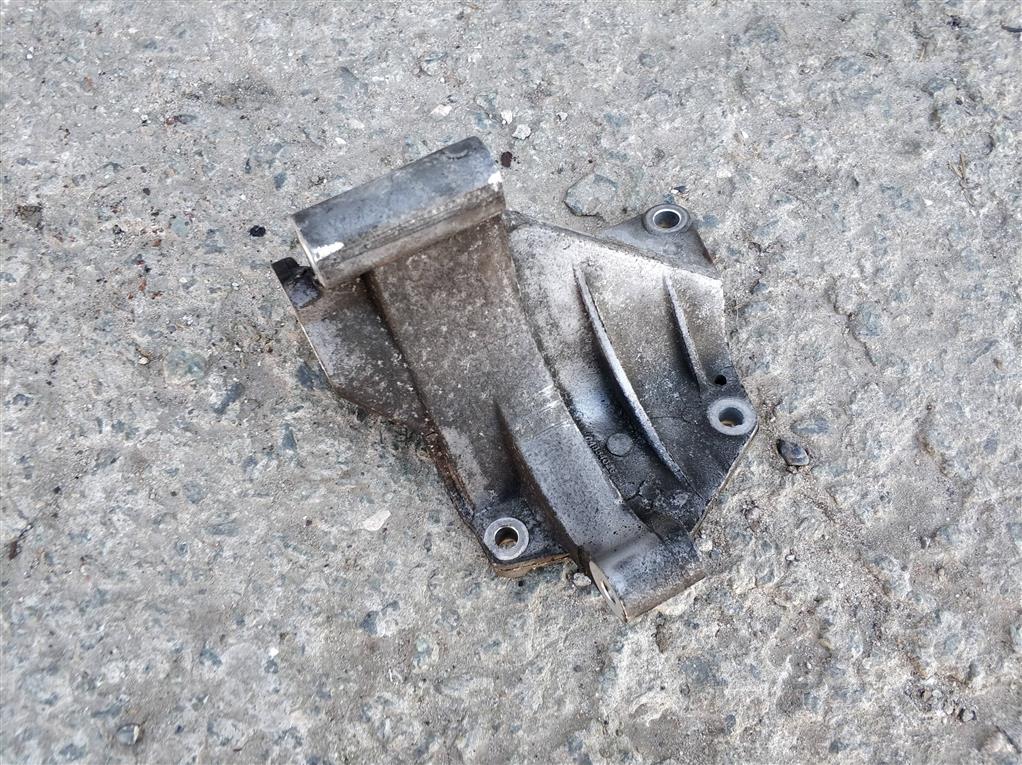 JEEP GRAND CHEROKEE (WJ) 1999-2004 для Кронштейн генератора