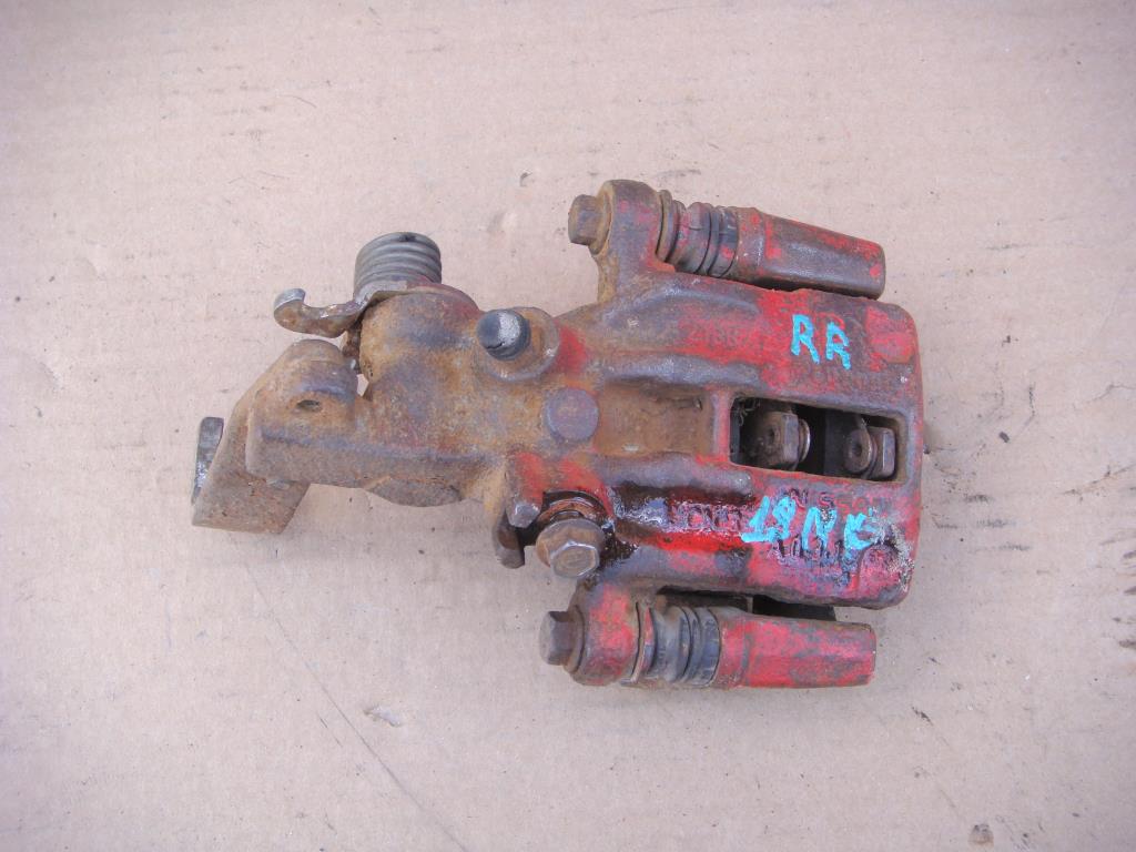 NISSAN ALMERA (N16) 2000-2006 для Суппорт задний правый