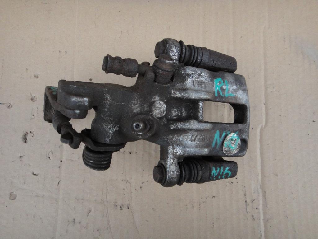 NISSAN ALMERA (N16) 2000-2006 для Суппорт задний левый