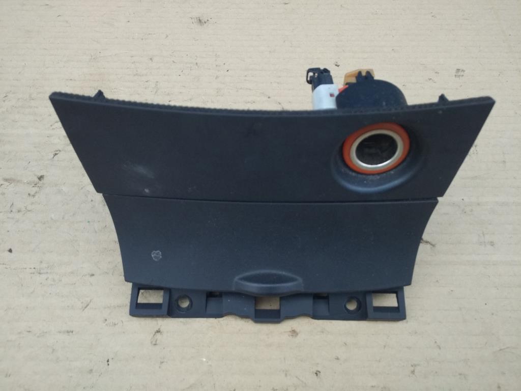 MAZDA 3 (BK) 2003-2009 для Пепельница