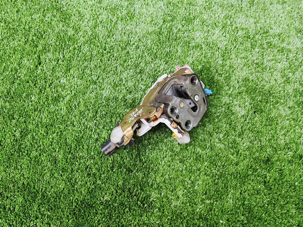 NISSAN CEFIRO (A32) 1994-1999 для Замок двери передней правой