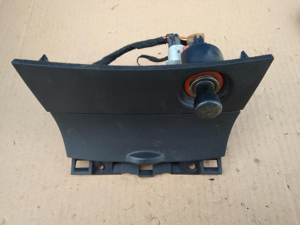 MAZDA 3 (BK) 2003-2009 для Пепельница