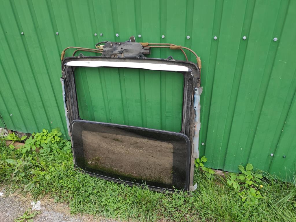 MAZDA XEDOS 6 1992-1999 для Люк электрический в сборе