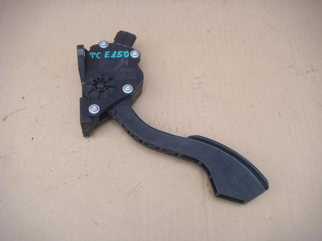 TOYOTA COROLLA (E150) 2006-2013 для Педаль газа