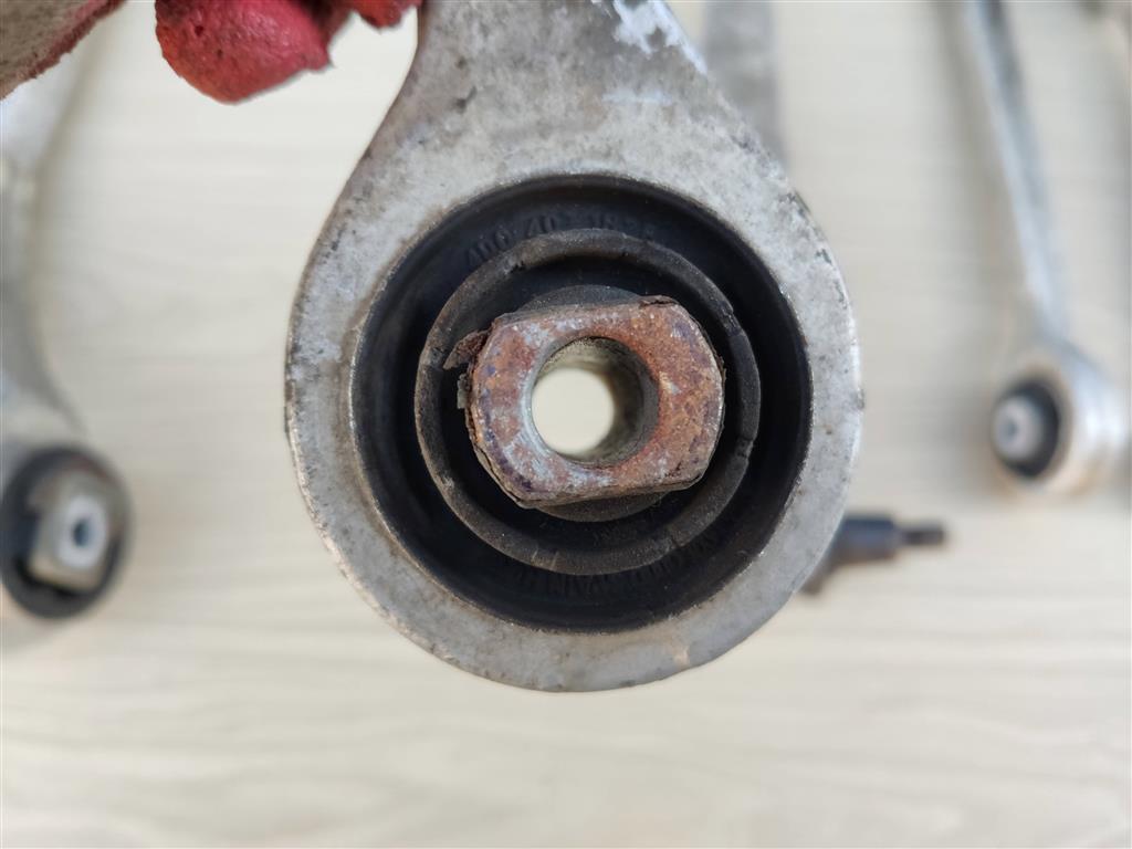 AUDI A4 (B5) 1994-2000 для Рычаг подвески (комплект) AUDI A4 (B5) 1994-2000 для Рычаг подвески (комплект)