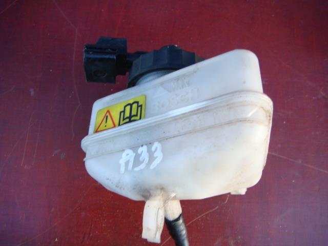 NISSAN MAXIMA (A33) 1999-2006 для Бачок главного тормозного цилиндра