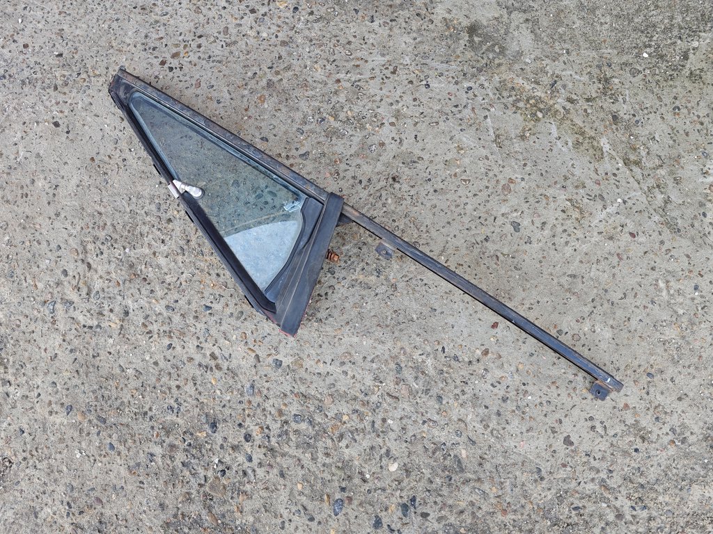 MITSUBISHI PAJERO 1982-1990 для Стекло двери передней левой (форточка)