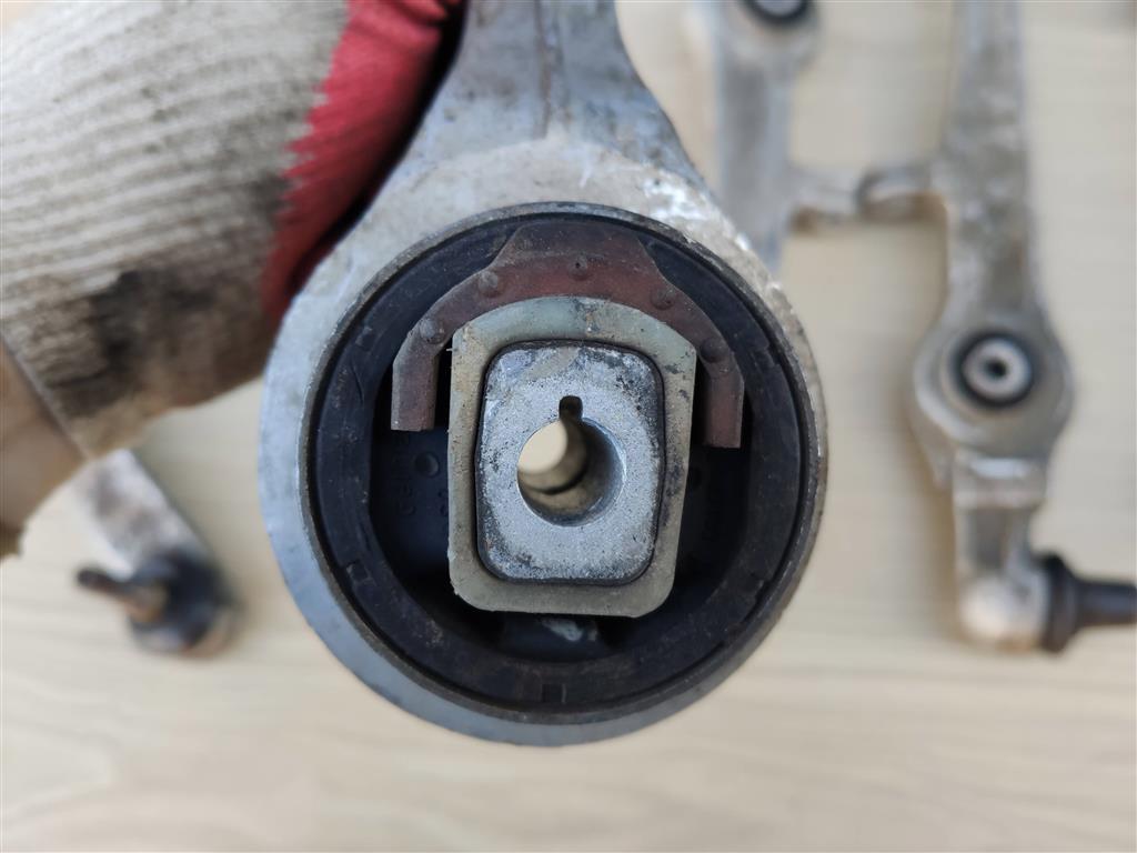 AUDI A4 (B5) 1994-2000 для Рычаг подвески (комплект) AUDI A4 (B5) 1994-2000 для Рычаг подвески (комплект)