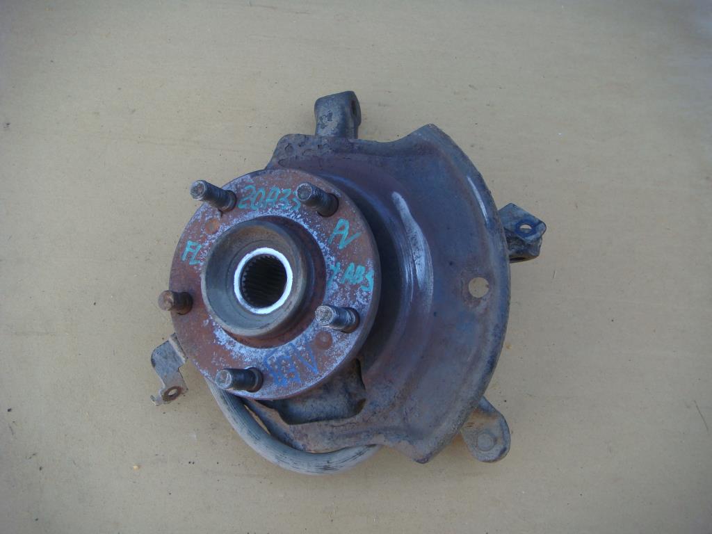 NISSAN CEFIRO (A33) 1999-2006 для Кулак передний левый