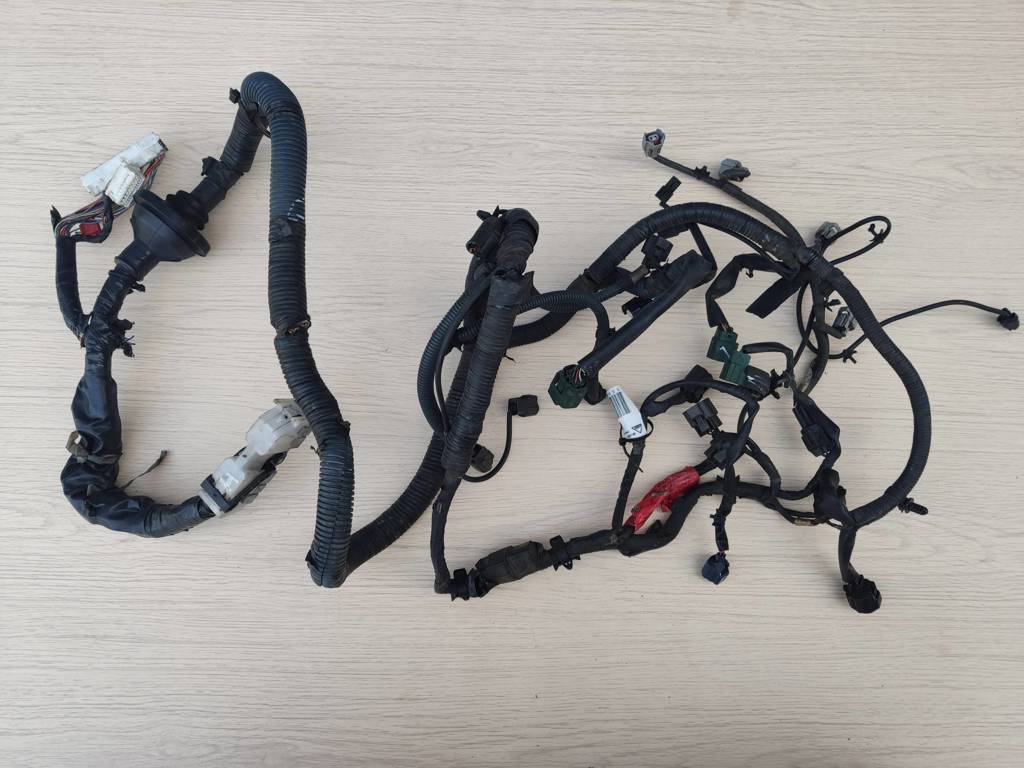 NISSAN SERENA (C24) 1999-2005 для Проводка (коса) моторная