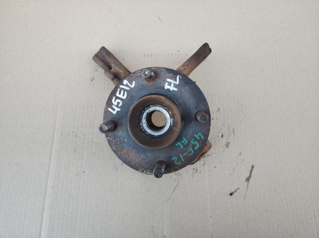 NISSAN ALMERA (N16) 2000-2006 для Кулак передний левый