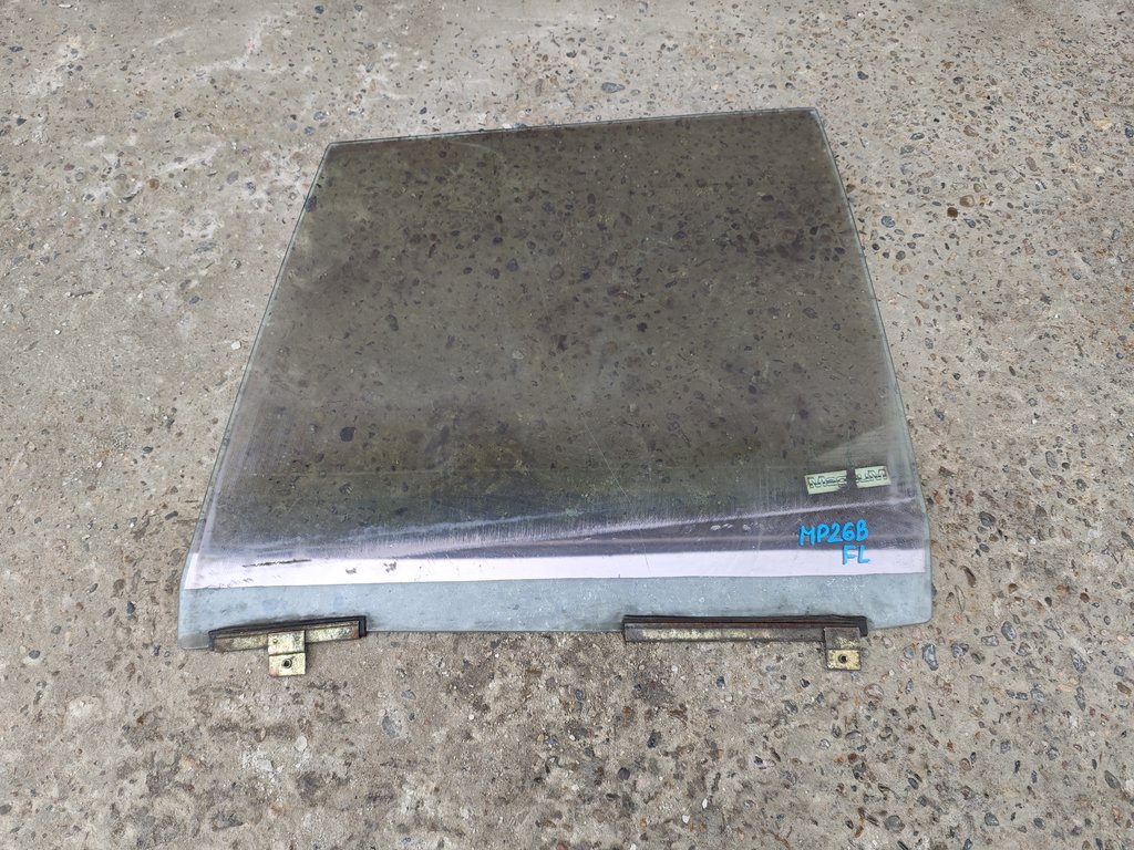 MITSUBISHI PAJERO 1982-1990 для Стекло двери передней левой