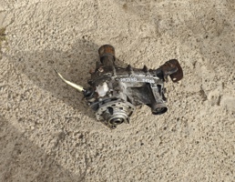 Раздаточная коробка (Раздатка) для MITSUBISHI PAJERO 1982-1990  запчасти бу