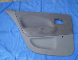 Обшивка двери задней левой для RENAULT MEGAN 1999-2002  запчасти бу