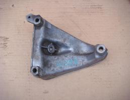 Кронштейн двигателя правый для AUDI A8 (D2) 1994-2003  запчасти бу