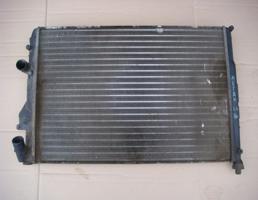 Радиатор охлаждения для RENAULT MEGAN 1999-2002  запчасти бу