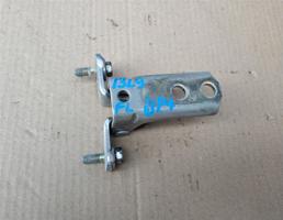 Петля двери передней левой (верхняя) для MITSUBISHI LANCER (CS) 2003-2008  запчасти бу