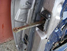 Ограничитель открывания двери для BMW 5 (E39) 1995-2003  запчасти бу