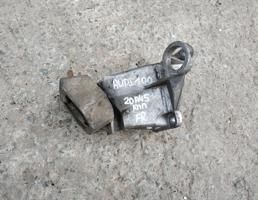 Кронштейн опоры КПП для AUDI 100 (45) 1991-1994  запчасти бу