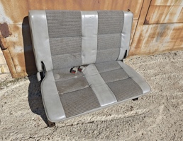 Сиденье заднее для MITSUBISHI PAJERO 1982-1990  запчасти бу