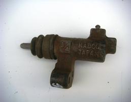 Цилиндр сцепления рабочий для NISSAN ALMERA (N16) 2000-2006  запчасти бу