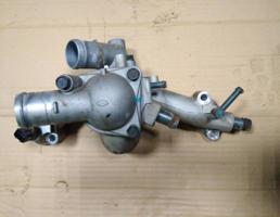 Корпус термостата для HYUNDAI SONATA IV (EF) 2001-2005  запчасти бу