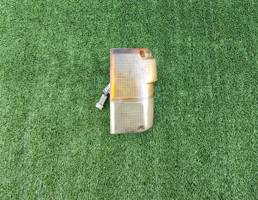 Указатель поворота левый для MITSUBISHI PAJERO 1982-1990  запчасти бу