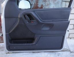 Обшивка двери передней правой для JEEP GRAND CHEROKEE (WJ) 1999-2004  запчасти бу