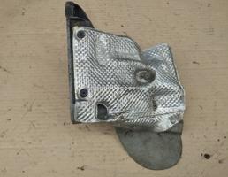 Кронштейн двигателя правый для VOLKSWAGEN PASSAT (B5) 2000-2005  запчасти бу