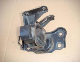 Опора двигателя левая для TOYOTA COROLLA (E150) 2006-2013  запчасти бу