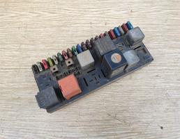 Блок предохранителей для AUDI 100 (44) 1983-1991  запчасти бу