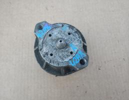 Опора двигателя правая для AUDI A8 (D2) 1994-2003  запчасти бу