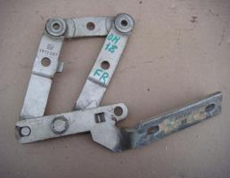 Петля капота правая для OPEL OMEGA A 1986-1994  запчасти бу