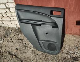Обшивка двери задней левой для FORD C-MAX 2003-2007  запчасти бу