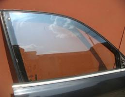 Стекло двери передней правой для AUDI A8 (D2) 1994-2003  запчасти бу
