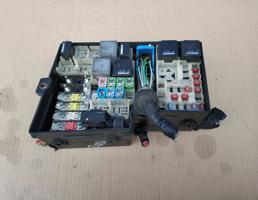 Блок предохранителей для FORD C-MAX 2007-2011  запчасти бу