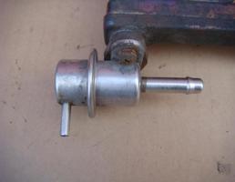 Регулятор давления топлива для NISSAN ALMERA (N16) 2000-2006  запчасти бу