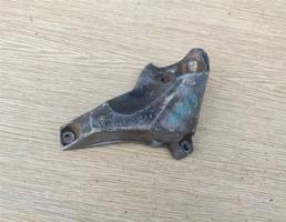 Кронштейн опоры КПП для AUDI A8 (D2) 1994-2003  запчасти бу